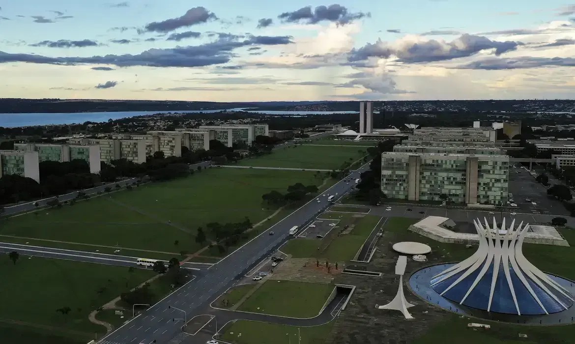 Como o novo presidente vai decidir o número de ministérios em 2027