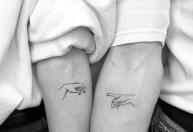 Tatuagens de casal transformam histórias de amor em arte na pele