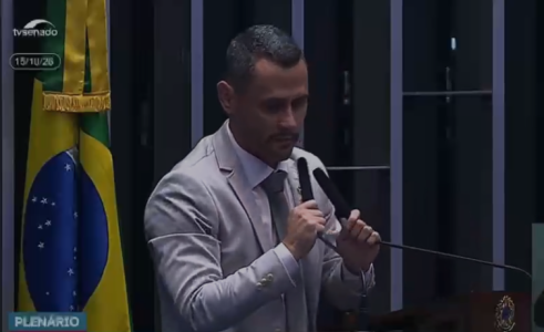 Cleitinho em discurso no Senado