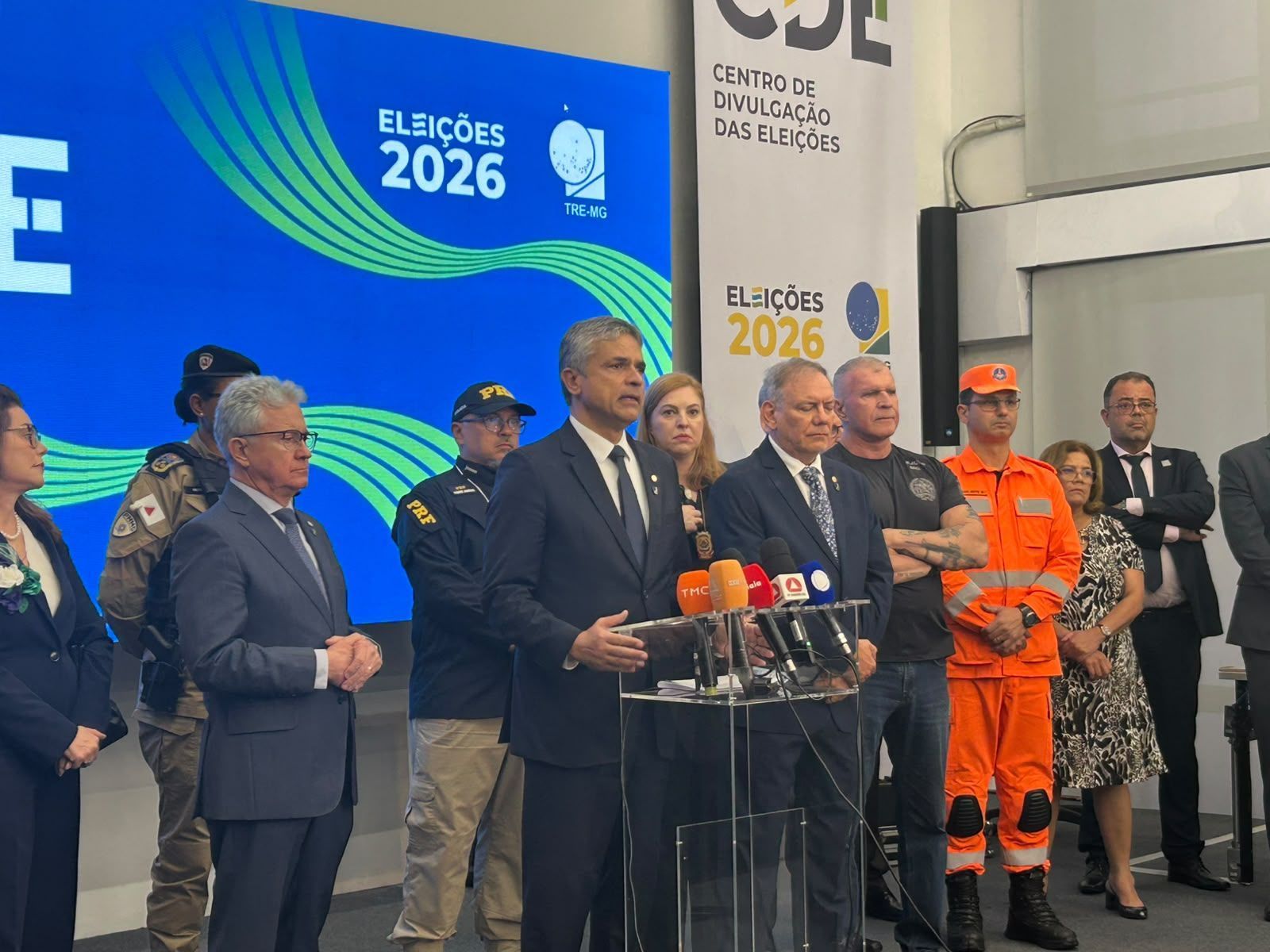 TRE-MG atualiza números em meio às Eleições 2026 e condena santinhos nas zonas eleitorais