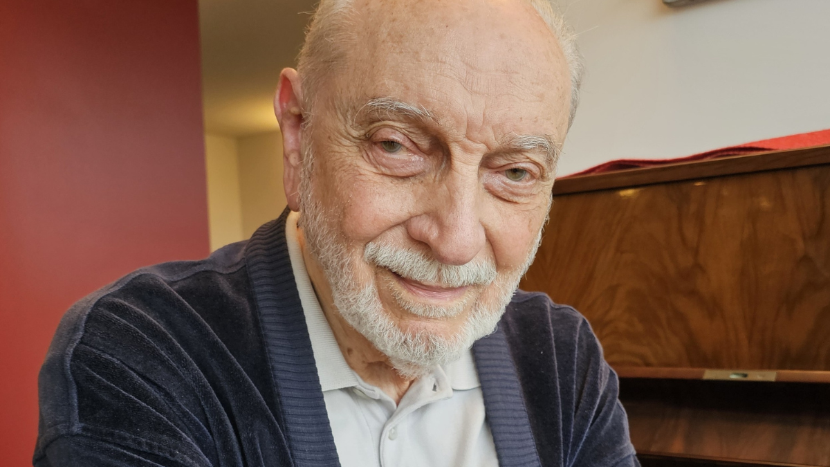 BH celebra 90 anos de Rogério Falabella com mostra dedicada ao seu legado nas artes cênicas