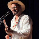 Marcos Catarina homenageia a obra do irmão Vander Lee em show no Teatro Raul Belém Machado