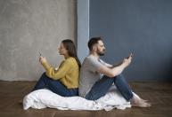 Síndrome da vida paralela mostra como casais podem se distanciar sem perceber