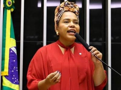 Dandara Tonatzin, reeleita deputada federal por Minas Gerais.