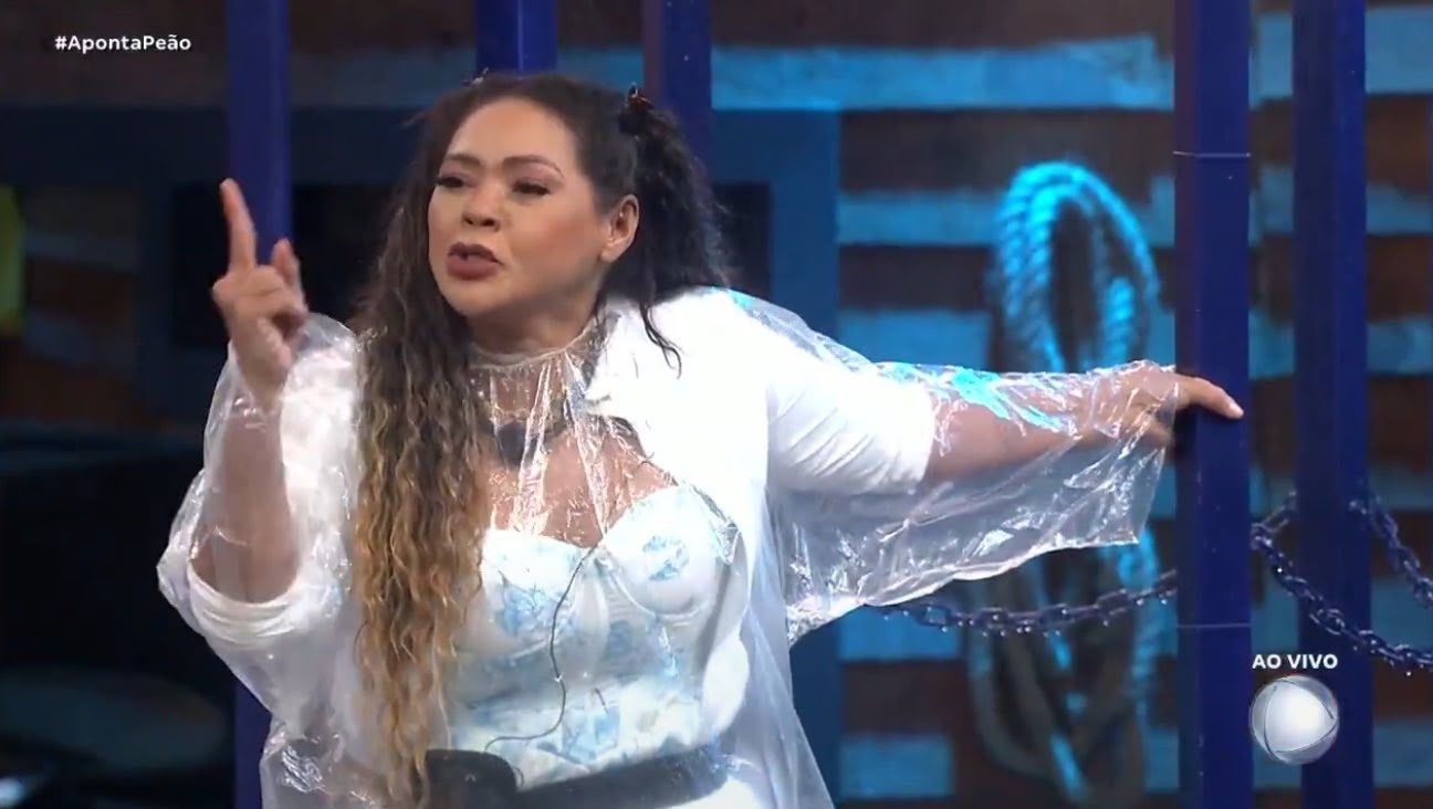 Darlin e Maíra esquentam noite de dinâmica em A Fazenda 18: 'Porca imunda'