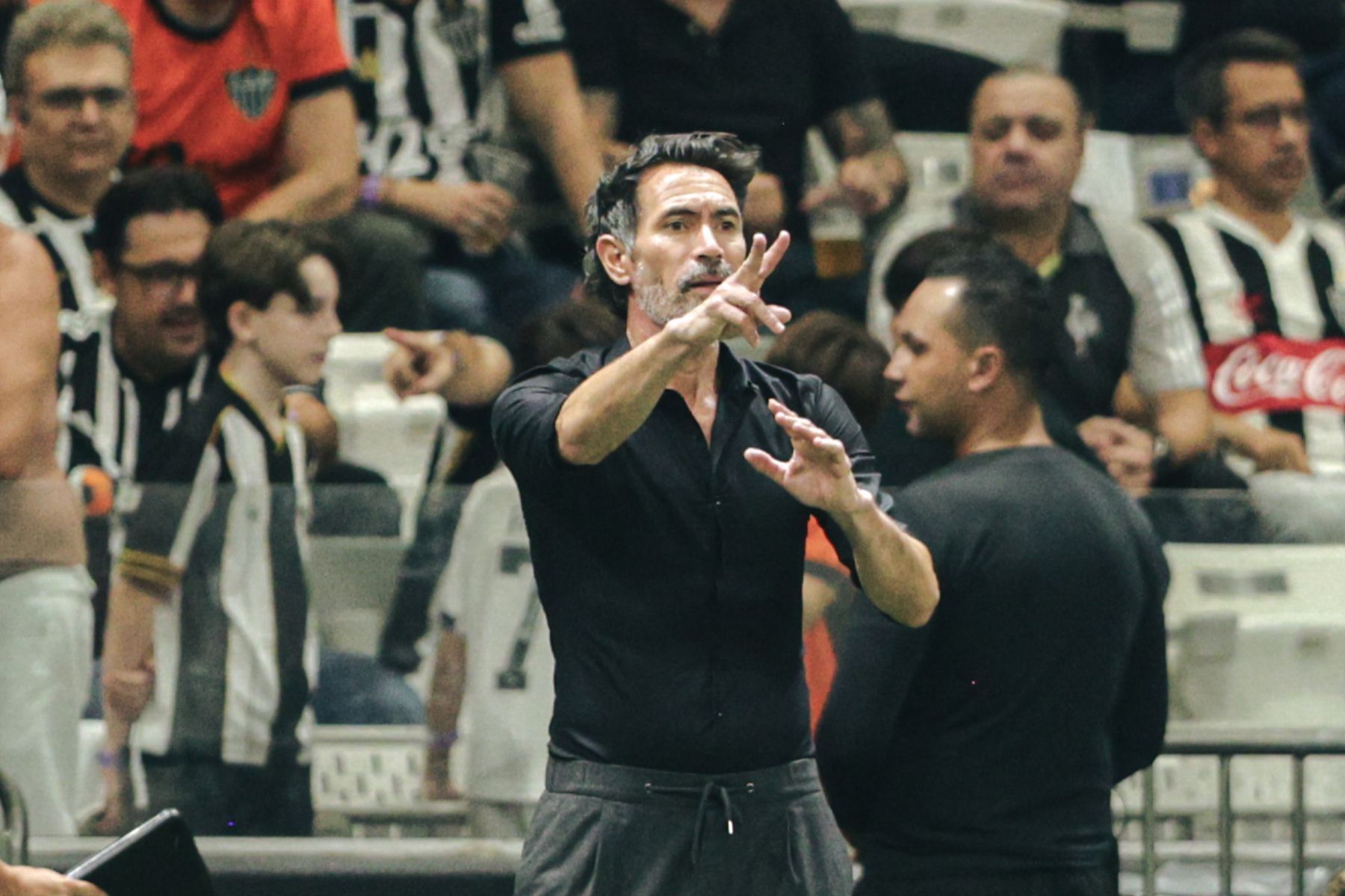 Domínguez cita fatores para grande fase do Atlético: ‘Não é pelo gramado’