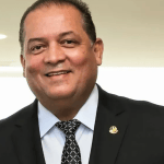 Eduardo Gomes é eleito senador pelo Tocantins com 27,35% dos votos