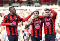 Em grande fase, cria do Fluminense marca e comanda sexta vitória seguida do Bournemouth