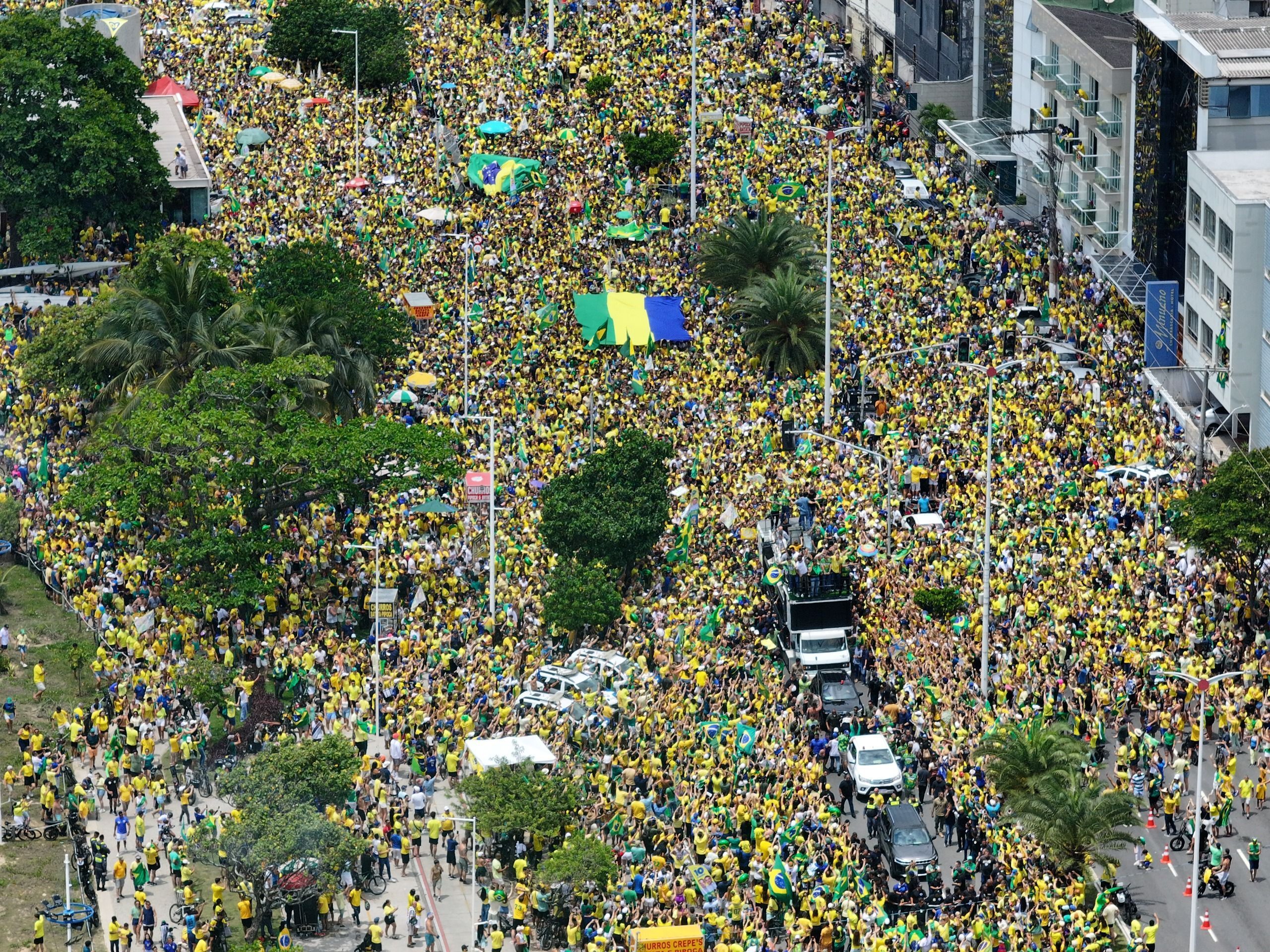 No Espírito Santo, Flávio fala em governar ‘para todos’, incluindo eleitores de Lula