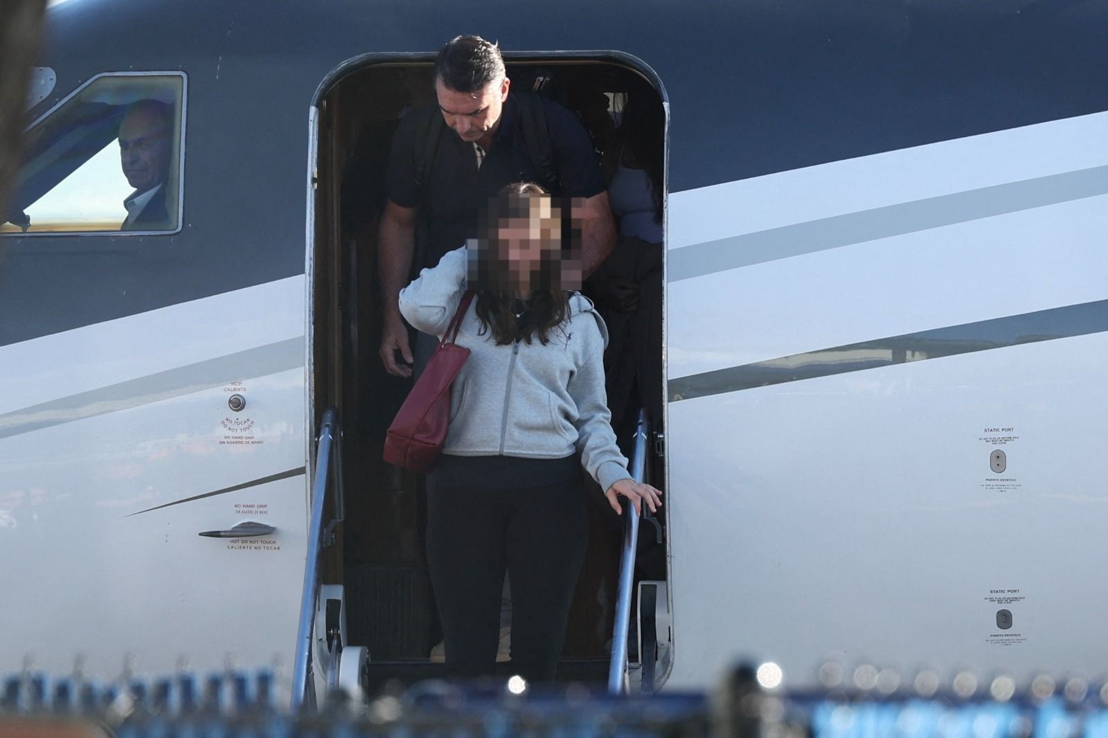 Flávio Bolsonaro usou passaporte diplomático cancelado para entrar nos EUA