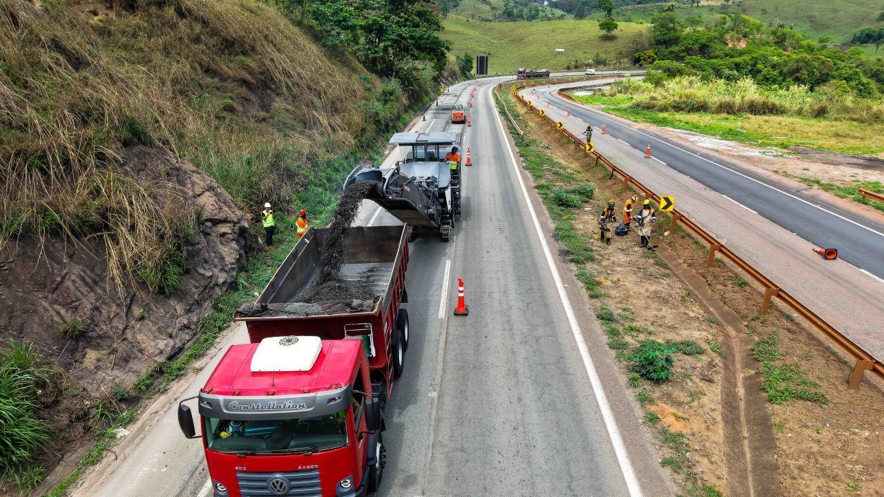 A rodovia Fernão Dias terá desvio de tráfego no trecho que passa por Perdões-MG
