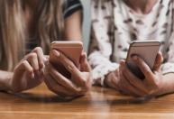 Celular escuta conversas para mostrar anúncios? Entenda o que acontece