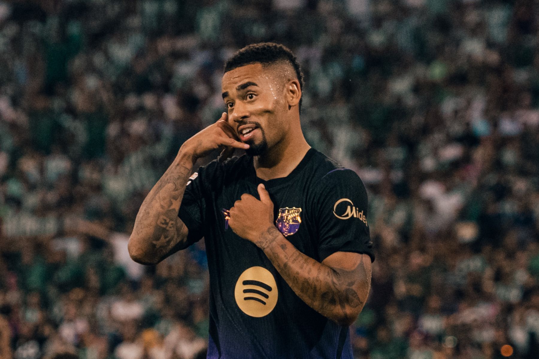 La Liga: em jogaço, ex-Flu é expulso, Yamal e Jesus brilham, e Barcelona goleia Betis