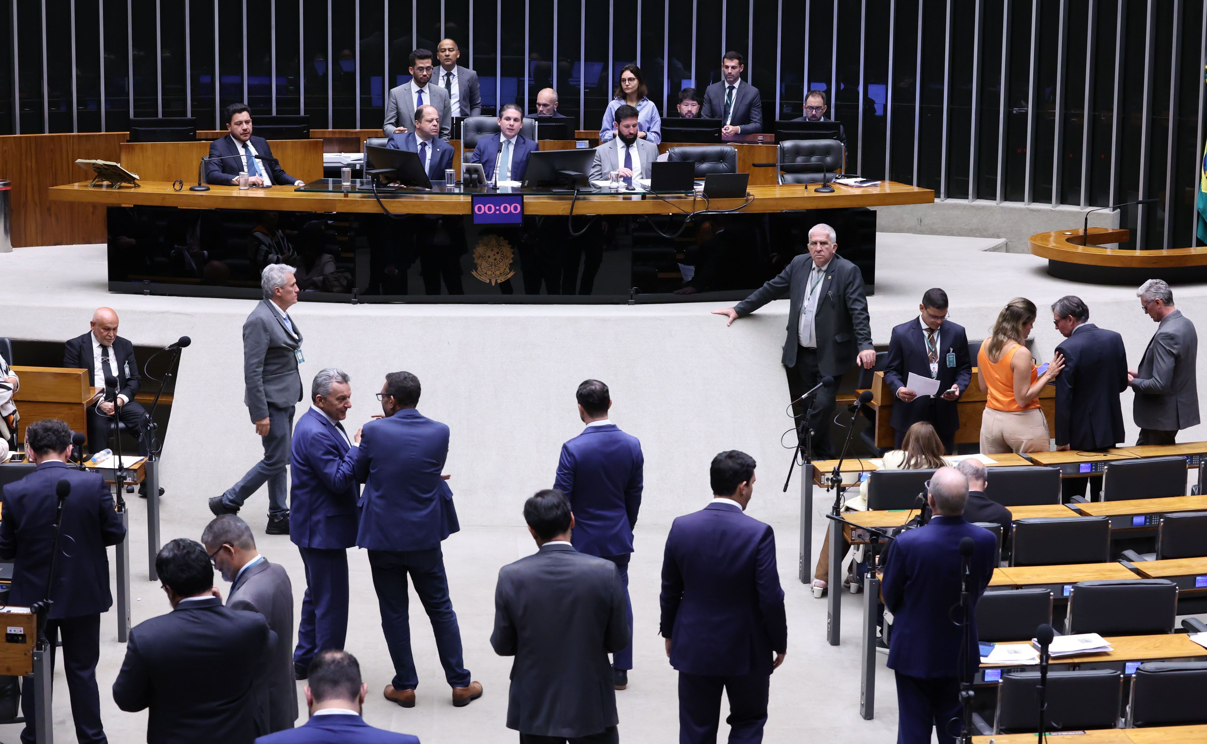 O que é o voto distrital misto? Centrão aposta em modelo para barrar puxadores de voto