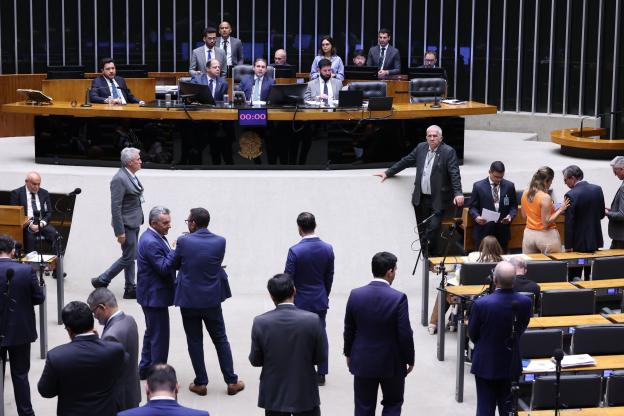 O que é o voto distrital misto? Centrão aposta em modelo para barrar puxadores de voto
