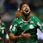 Palmeiras mantém invencibilidade em clássicos após goleada sobre Corinthians