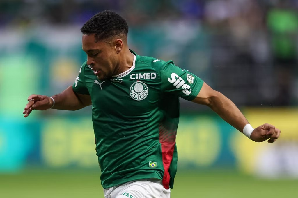 Palmeiras sente falta de Vitor Roque? Ataque cai sem presença do centroavante