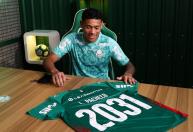 Palmeiras renova contrato de joia e coloca multa de quase R$ 1 bilhão
