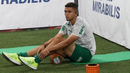 Arthur, lateral-esquerdo do Palmeiras