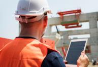ISO 9001 em uma construtora: o que a certificação exige e o que muda na obra e no atendimento ao cliente