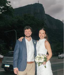 Juliana Paiva se casou neste domingo