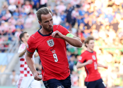 Kane celebra gol em Croácia 0 x 7 Inglaterra