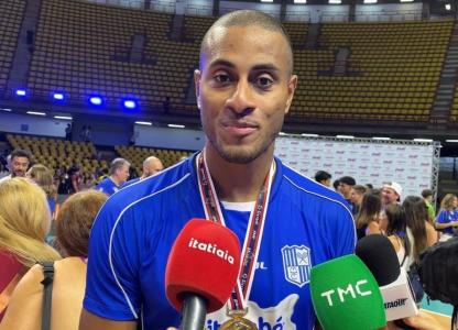 Lucarelli comemora título do Mineiro de Vôlei