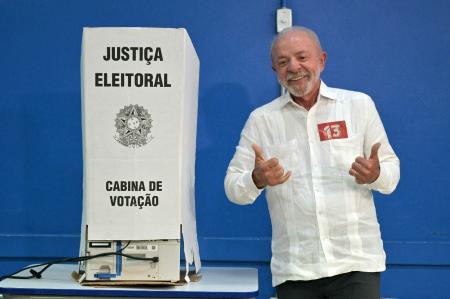 Lula vota em São Bernardo do Campo