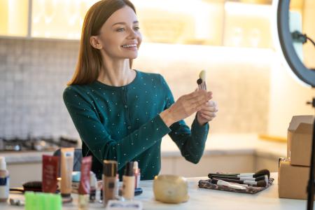 Maquiagem, skincare e produtos corporais podem ser avaliados pelo uso prolongado, e não apenas pela primeira impressão.