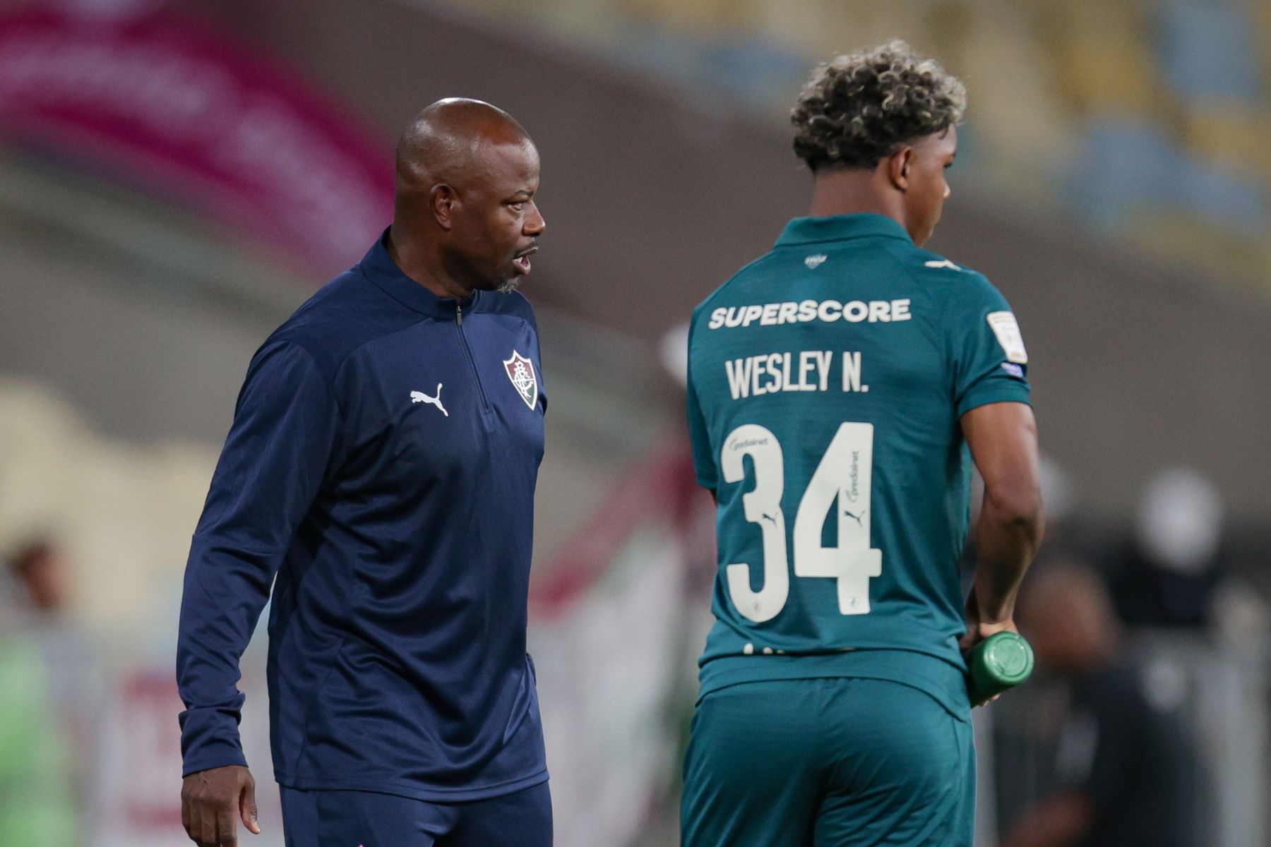 Técnico do Fluminense, Marcão comenta sobre gramado do Maracanã: 'Me viu reclamando'