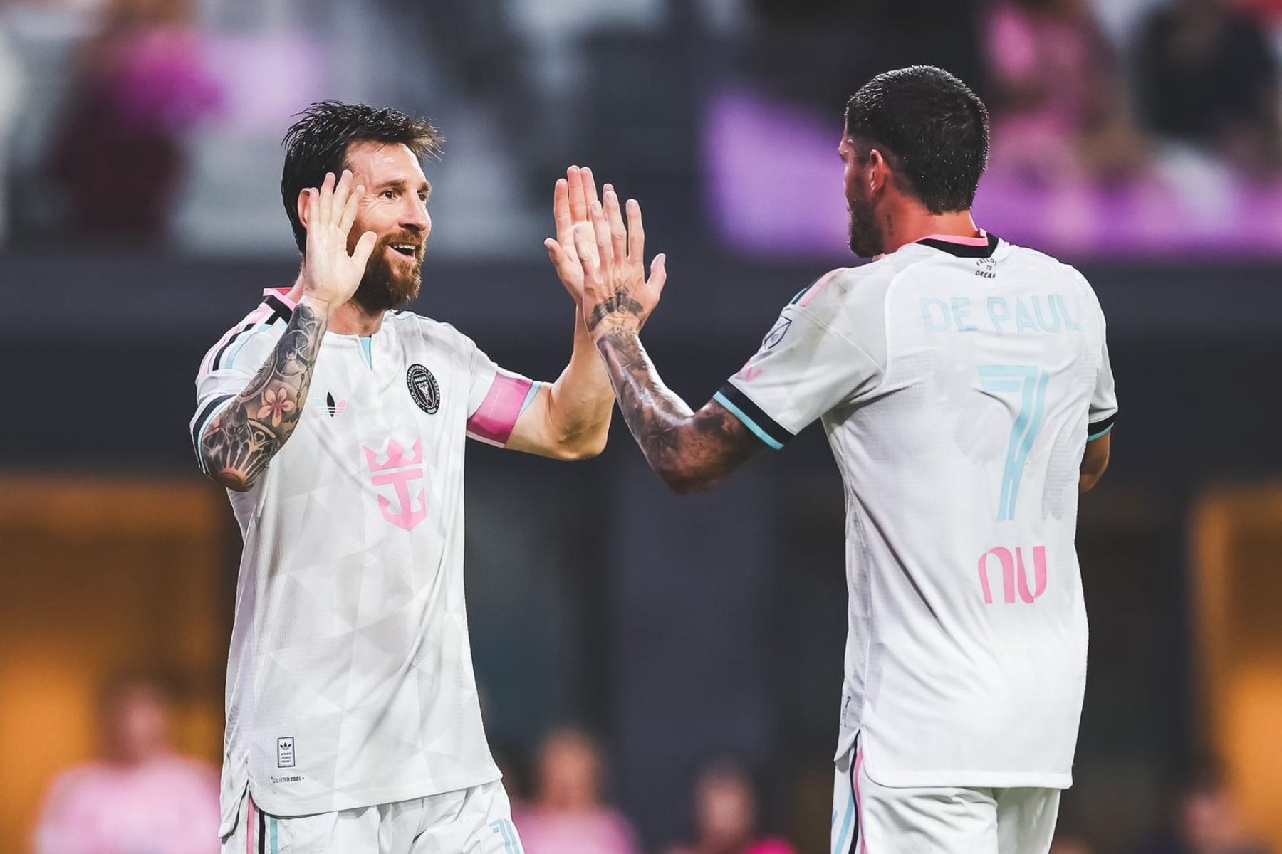 Messi dá assistência, Inter Miami vence NY City e garante vaga nos playoffs da MLS