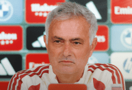 José Mourinho sai em defesa de Vini Jr. no Real Madrid: 'Preciso dele'