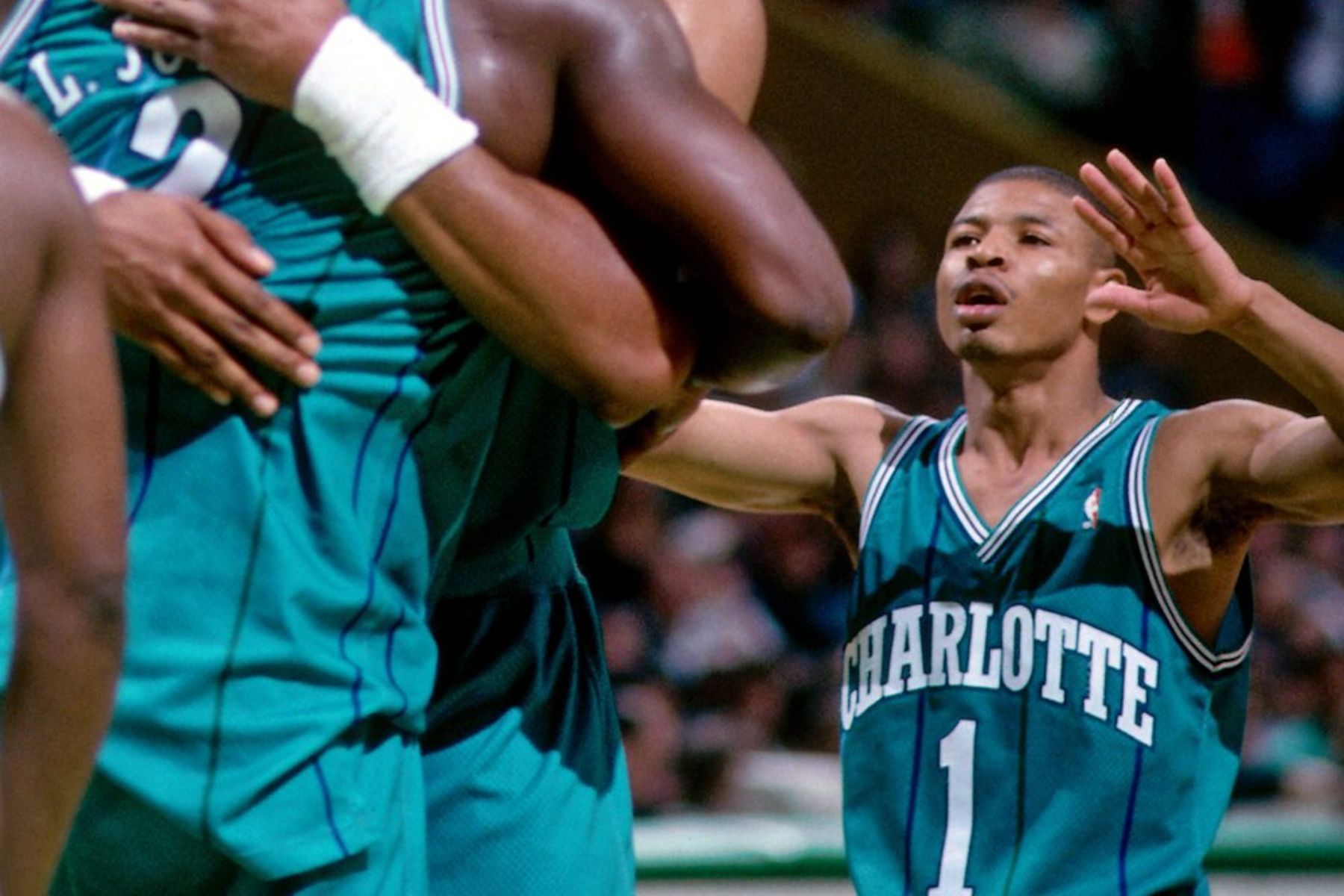 Menor jogador da história da NBA terá camisa aposentada em clube onde fez história