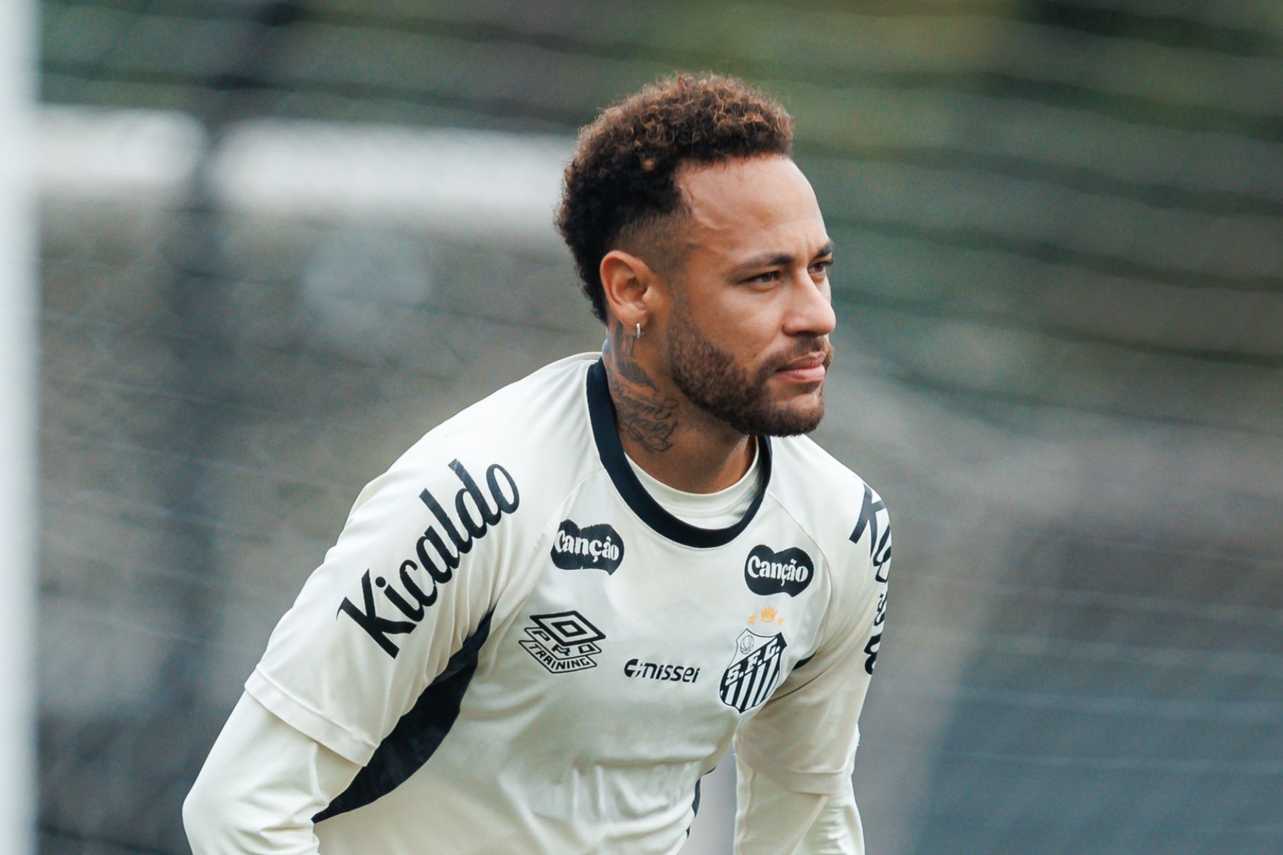 Neymar é relacionado pelo Santos para jogo contra Flamengo no Brasileiro; veja lista
