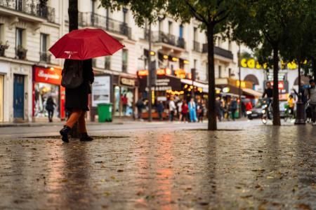 Airbnb lança seguro que prevê indenização para hóspedes em dias de chuva durante as férias