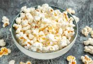 Pipoca perfeita em casa: 4 conselhos de ouro e receita doce com canela