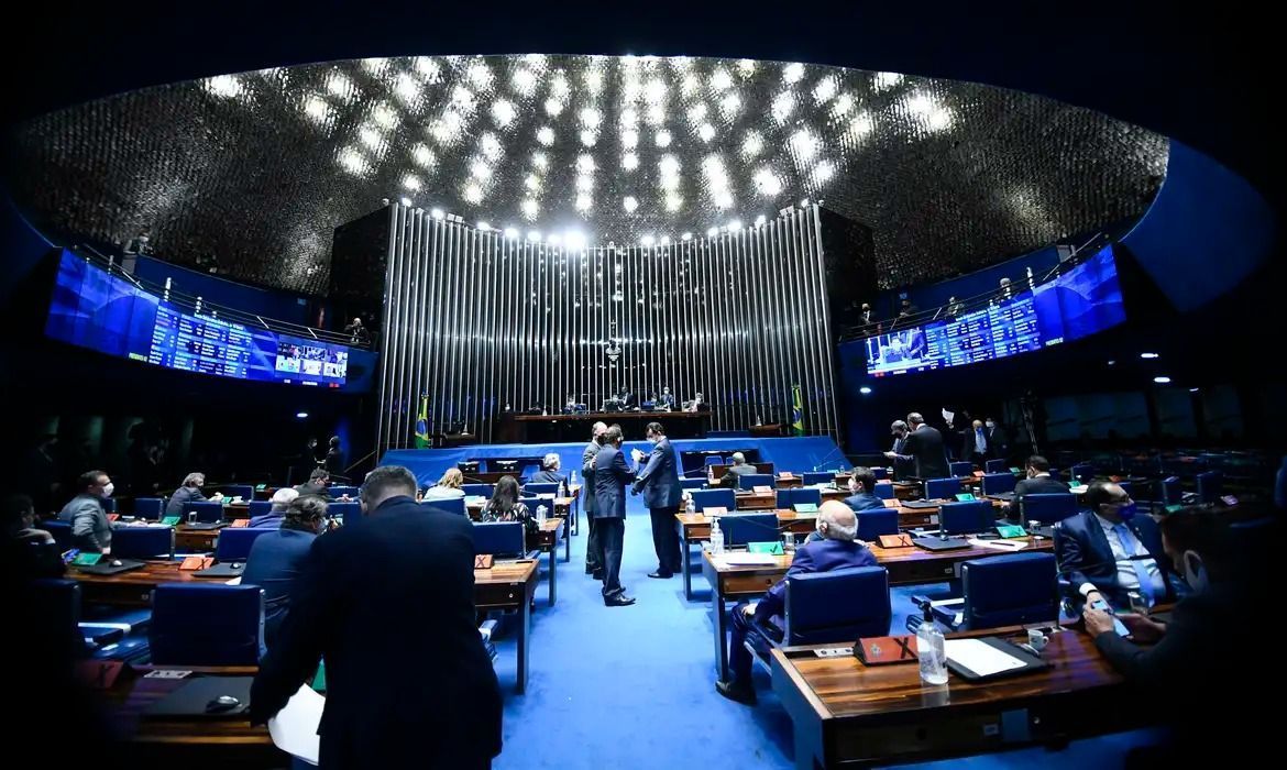 Votação da PEC do fim da escala 6x1 no Senado gera incertezas após eleições