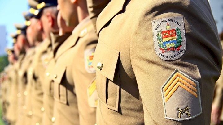 PMSC abre 35 vagas para médicos e dentistas com salário de R$ 19,8 mil; veja detalhes