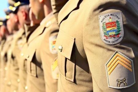 PMSC abre 35 vagas para médicos e dentistas com salário de R$ 19,8 mil; veja detalhes