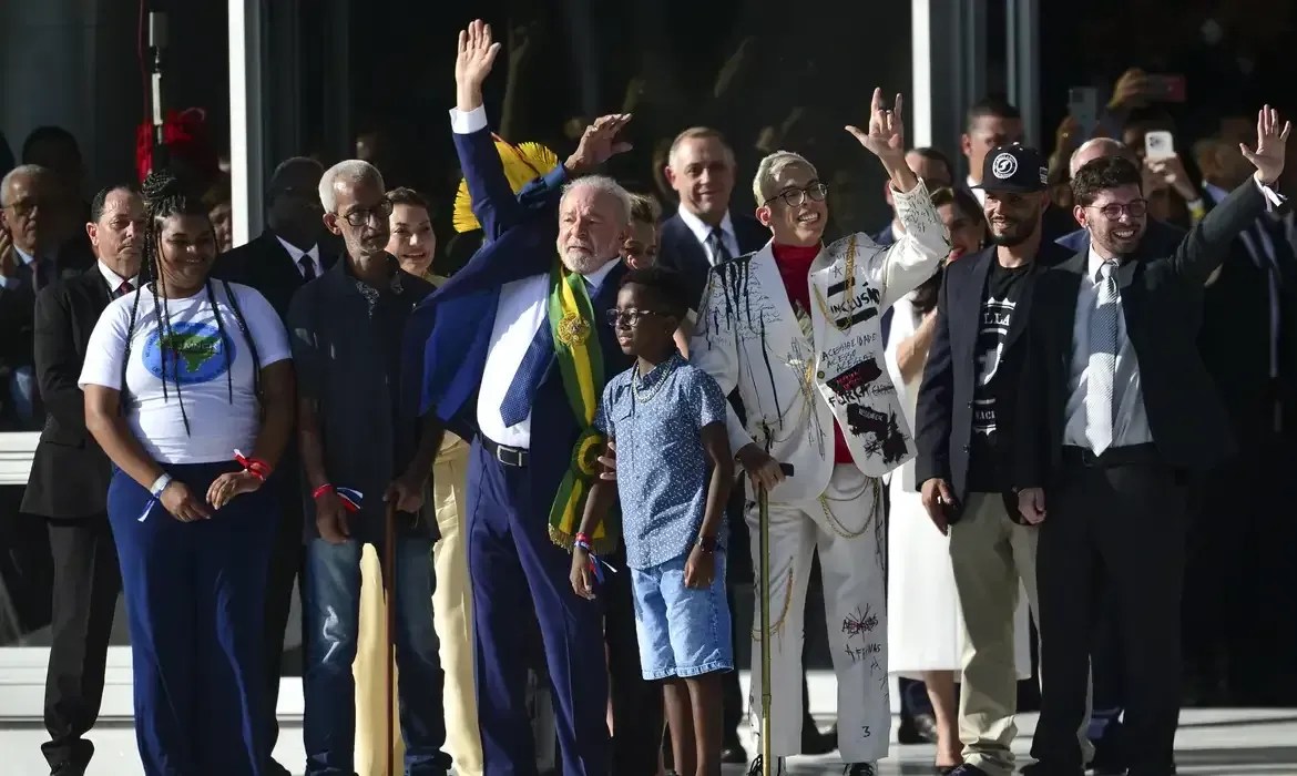 Entenda a história e o valor da faixa presidencial do Brasil