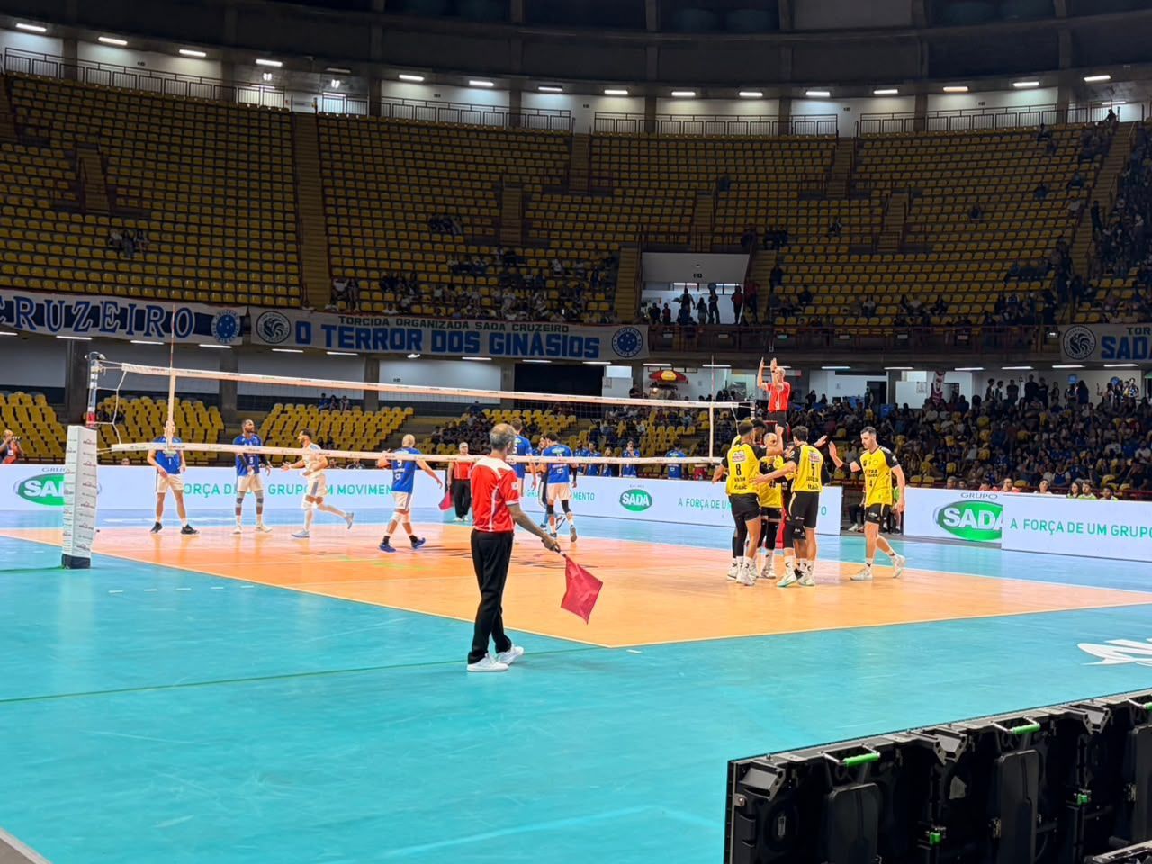 Praia Clube domina, elimina Sada Cruzeiro e quebra hegemonia no Mineiro de Vôlei