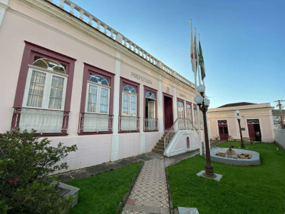 Prefeitura de Leopoldina, em Minas Gerais