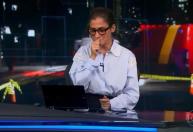 Renata Vasconcellos interrompe notícia após crise de tosse no Jornal Nacional: ‘Peço desculpas’