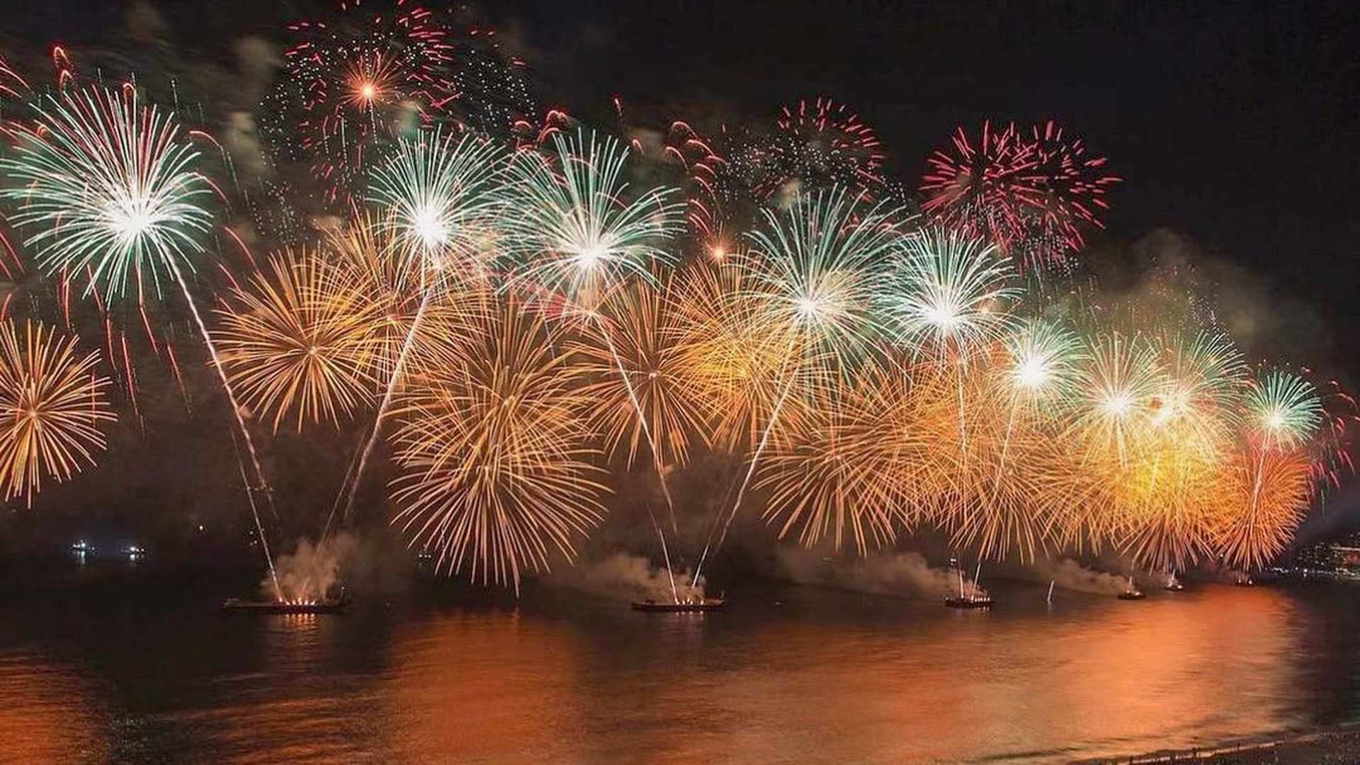 Réveillon 2027: veja destinos e shows já confirmados no Brasil