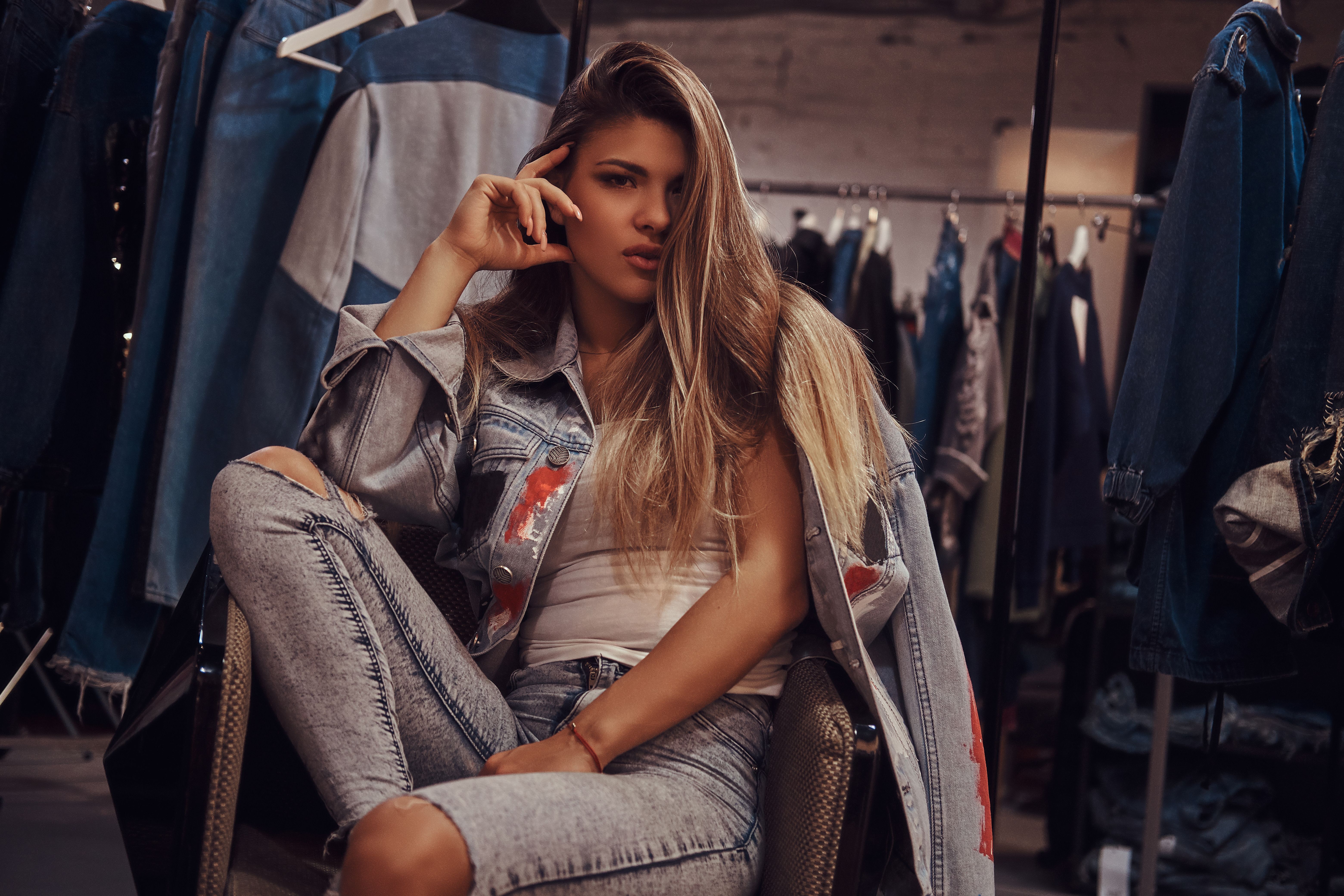 Editorial de moda explora a transição entre as estações