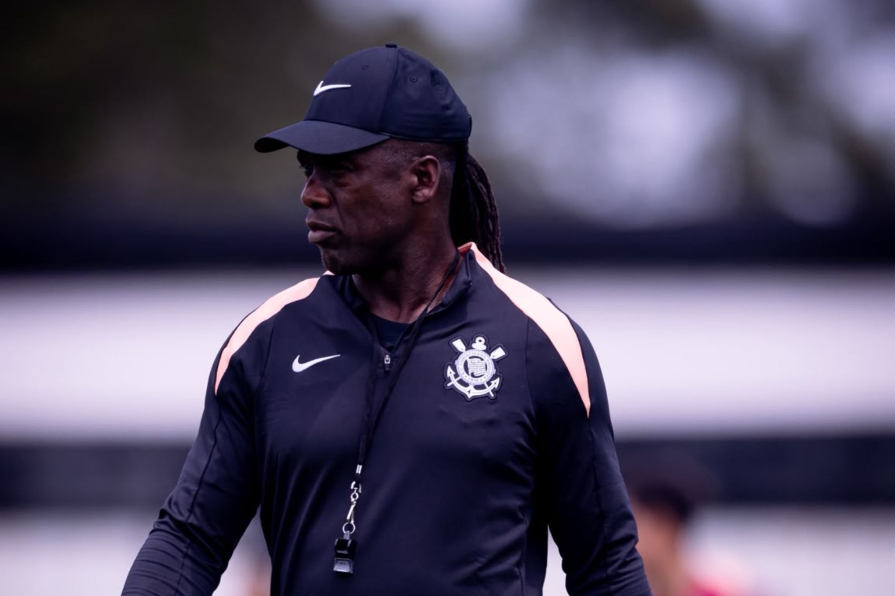Ex-Chelsea e Seleção Holandesa revela convite de Seedorf para trabalhar no Corinthians