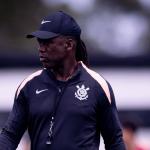 Ex-Chelsea e Seleção Holandesa revela convite de Seedorf para trabalhar no Corinthians