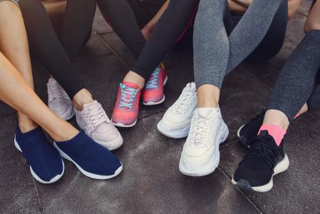 As grandes marcas esportivas enfrentam concorrência de empresas especializadas e mudanças nas preferências dos consumidores.