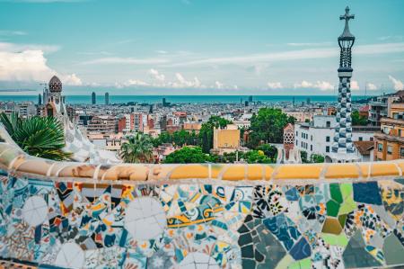 Barcelona, na Espanha, é conhecida pelas praias e pela cultura catalã • Unsplash