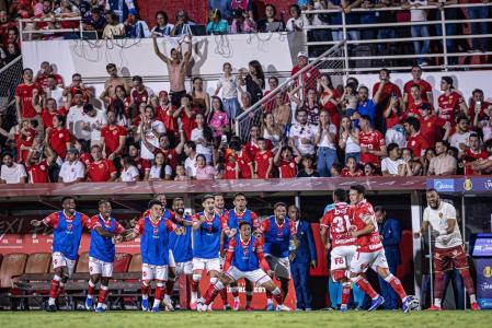 Comemoração do Vila Nova-GO em jogo da Série B